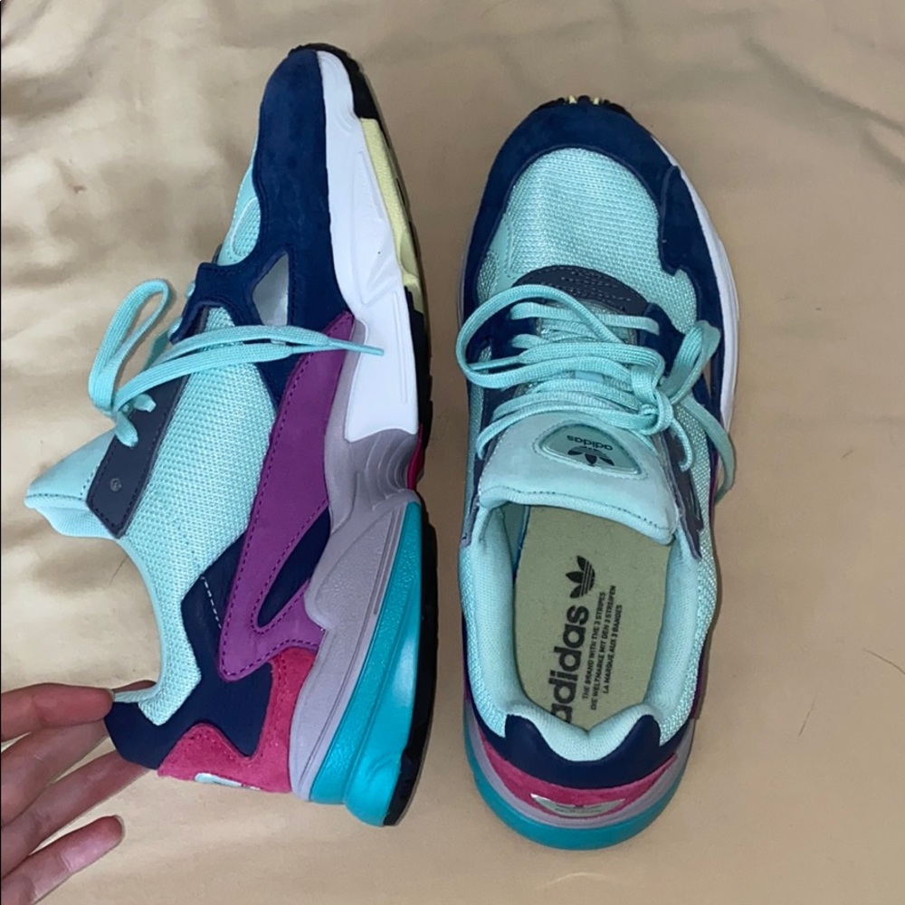 ADIDAS BRAND NEW NEVER WORN